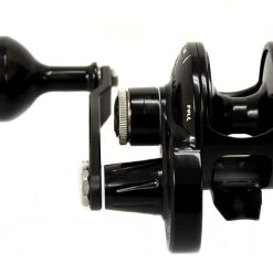 Accurate Boss Valiant Lever Drag Reels Special Edition - Black